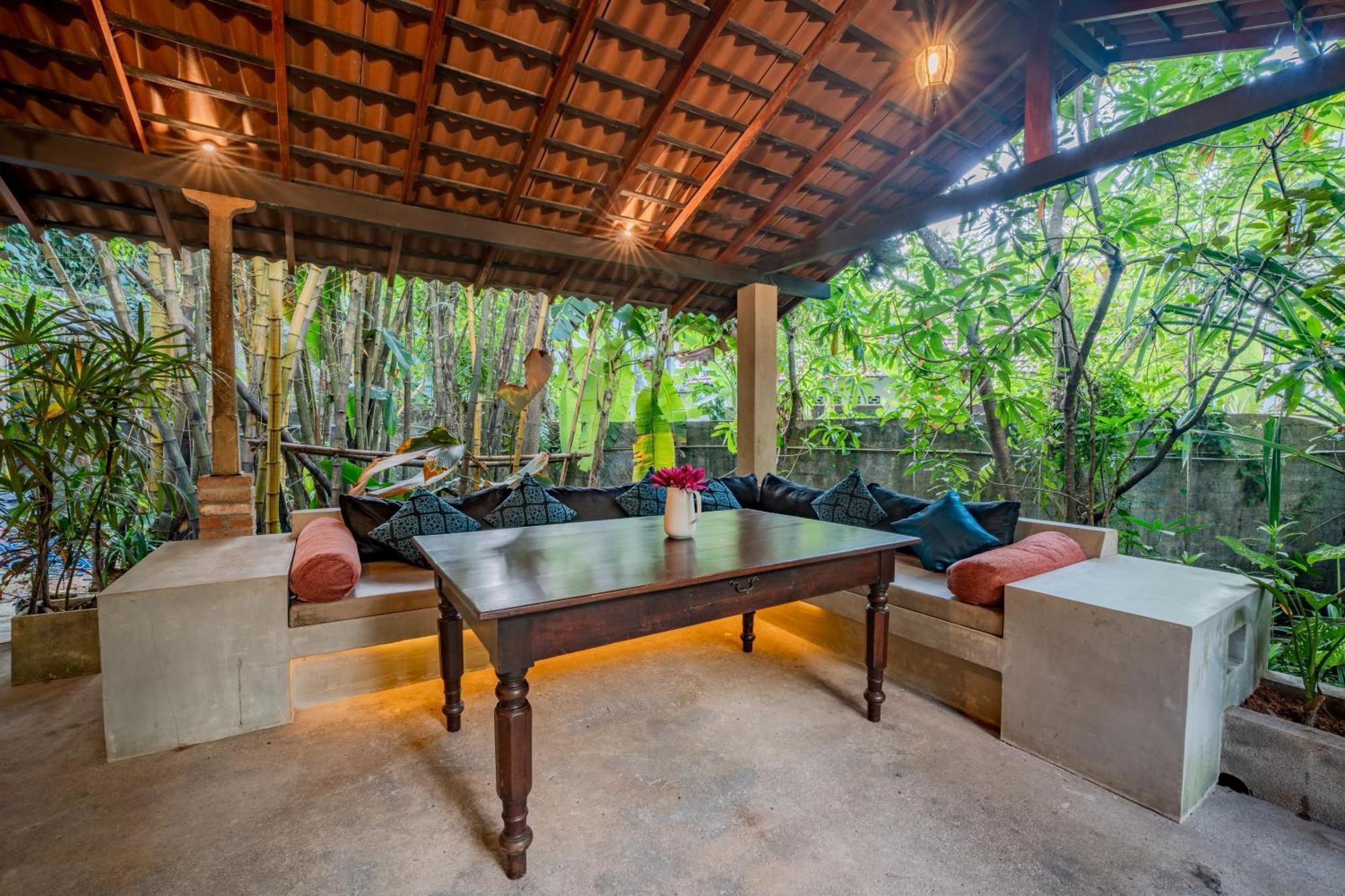 Aurora Bed and Breakfast Unawatuna Exteriör bild